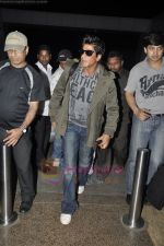 Shahrukh Khan leaves for IIFA Toronto on 23rd June 2011 (5).JPG